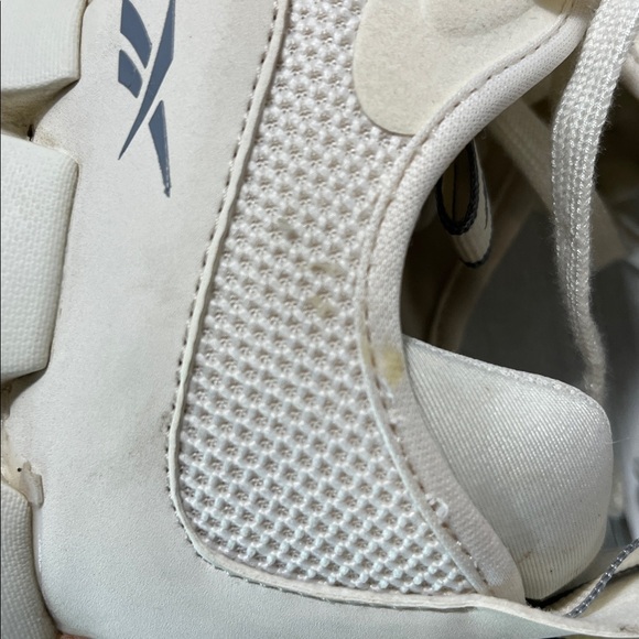 Reebok Cream Sneakers with Brown Sole - Picture 11 of 11